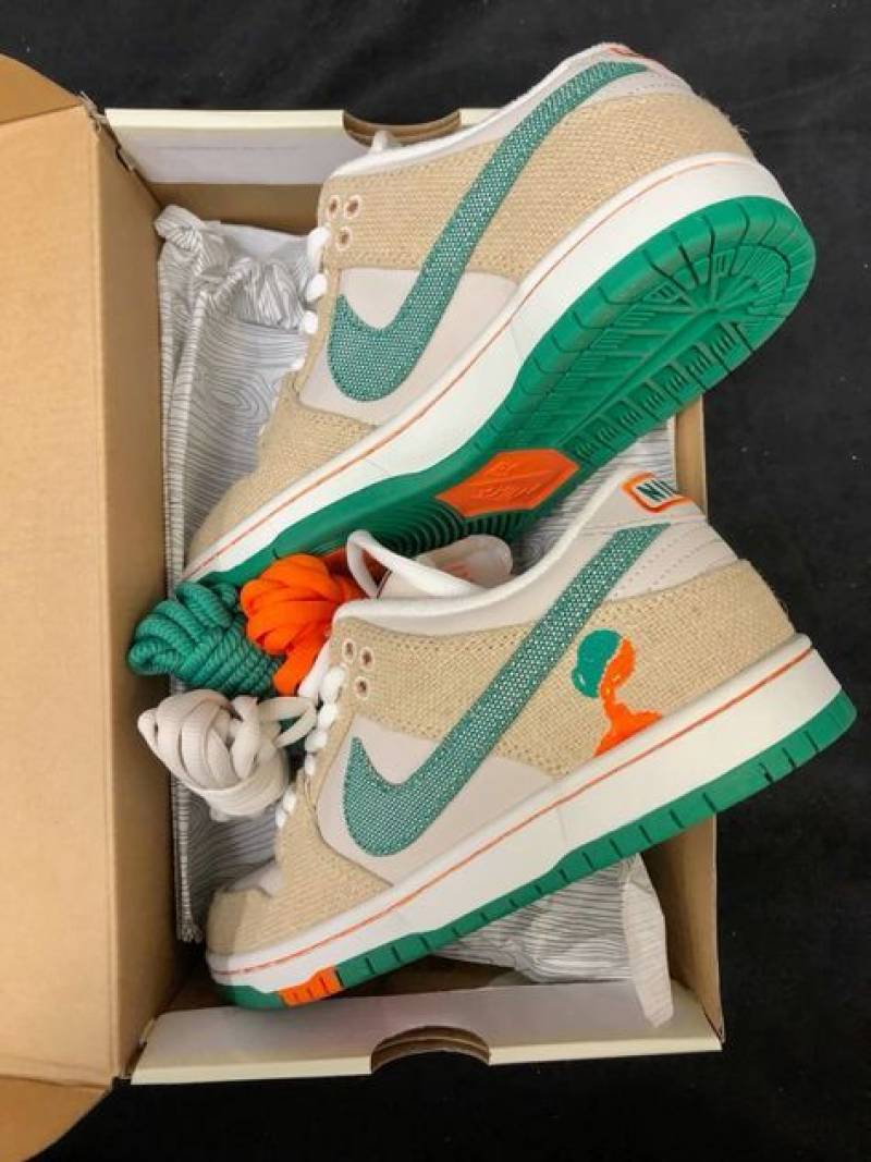 Jarritos x Dunk low SB