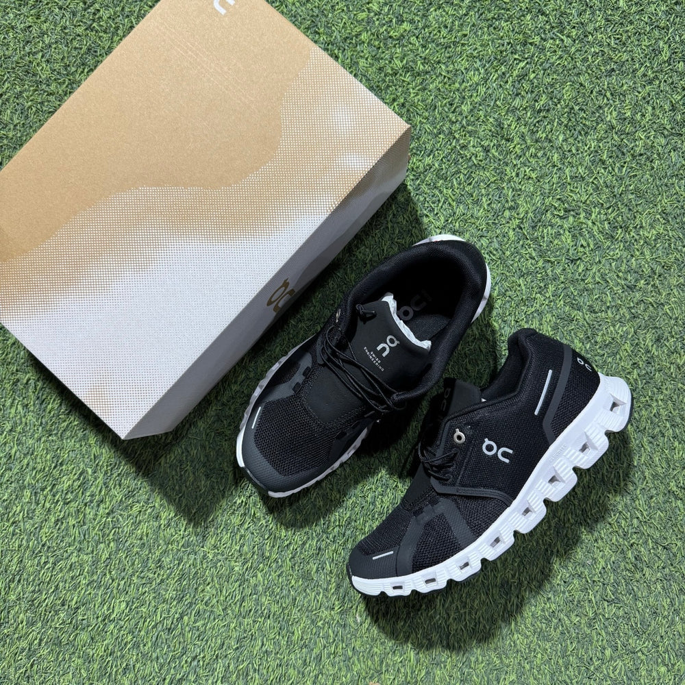 On Running Cloud 5-Black White