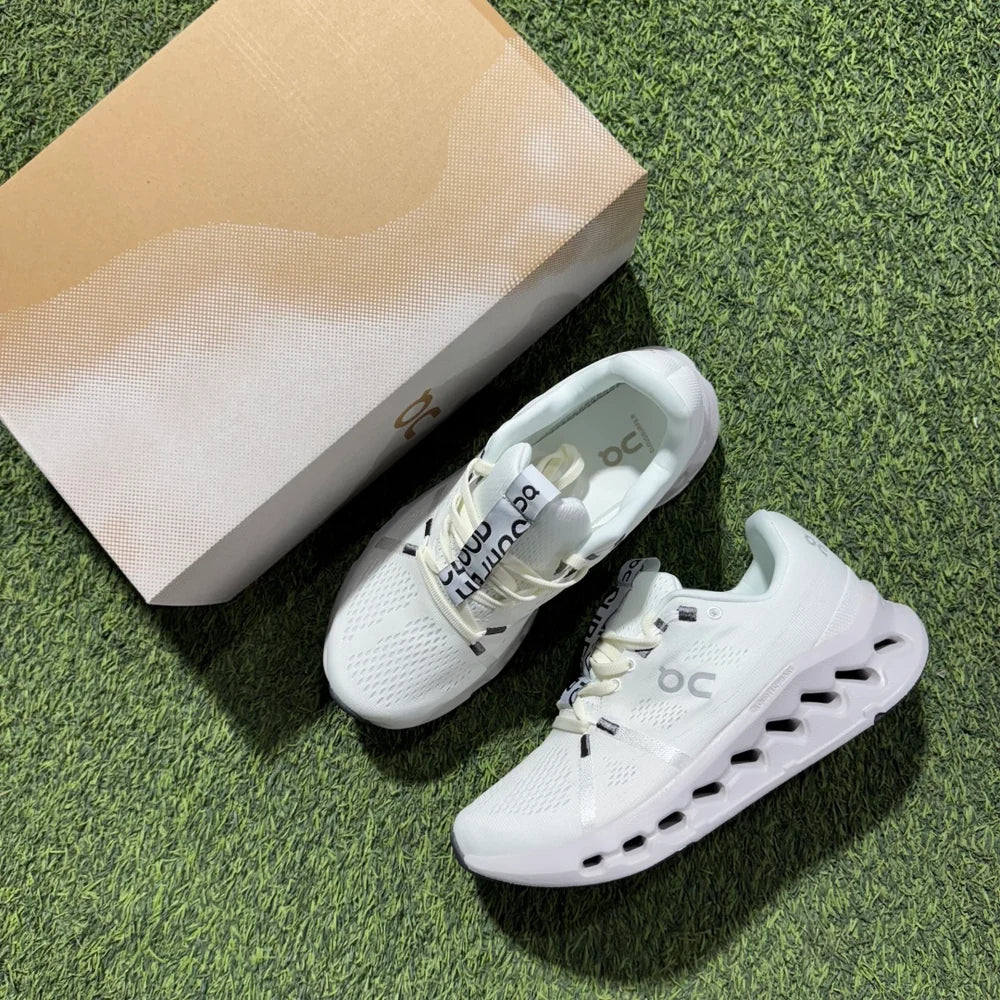 On Running Cloud Surfer -White Frost