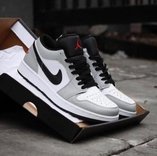Nike Air Jordan Retro 1 LOW SMOKE