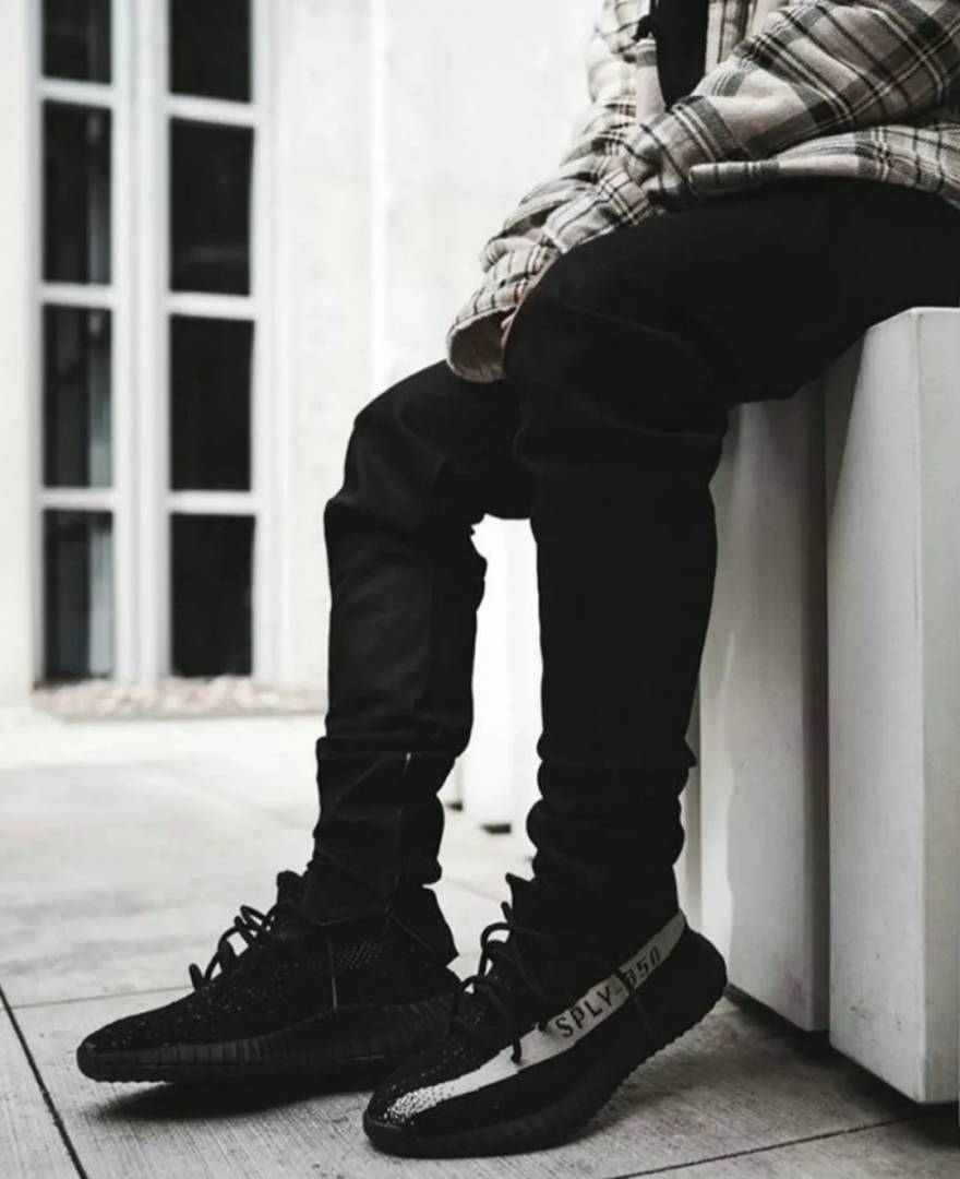 Adida_s Yeezy 350 v2 Black Oreo With Full Kit Y02