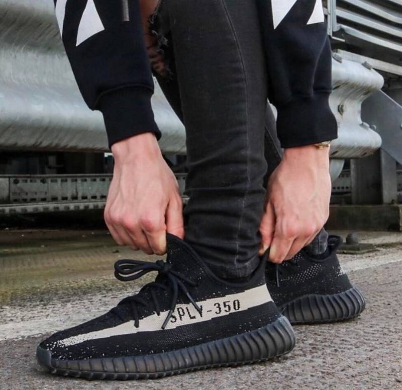 Adida_s Yeezy 350 v2 Black Oreo With Full Kit Y02