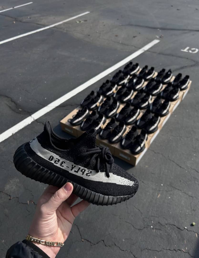Adida_s Yeezy 350 v2 Black Oreo With Full Kit Y02