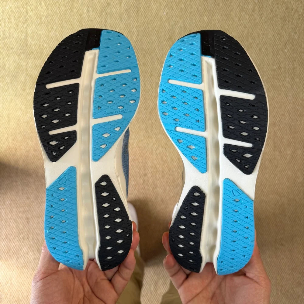 On Running Cloud Surfer Max-Dust lvory