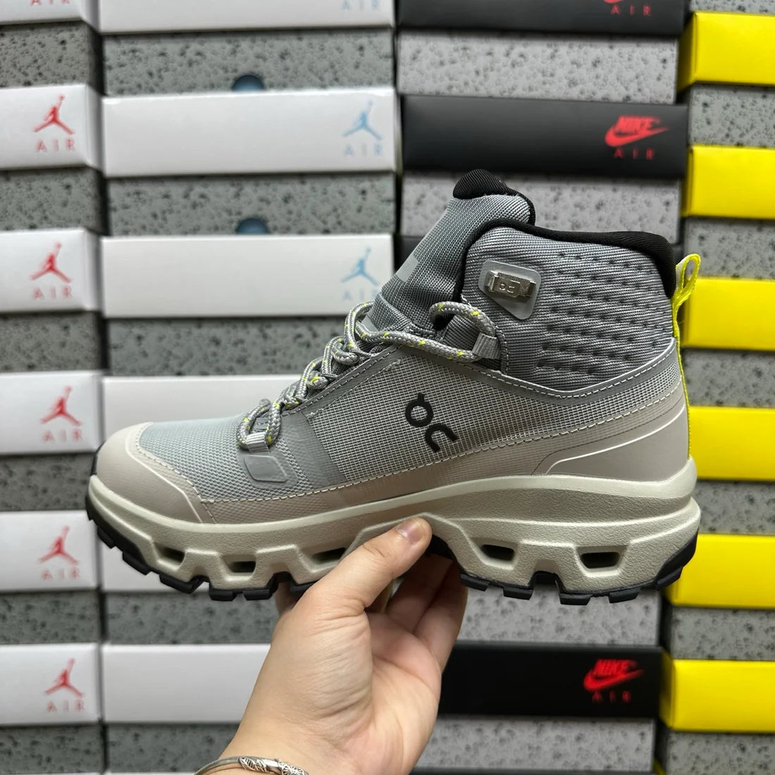 On Running Cloud Rock Mid Waterproof -Alloy Ice