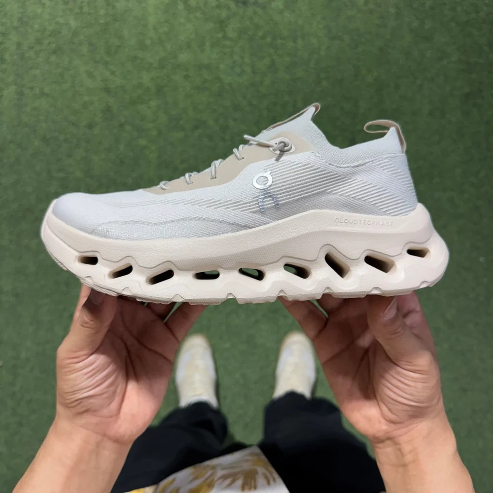 On Running Cloud Tilt Loewe Sand