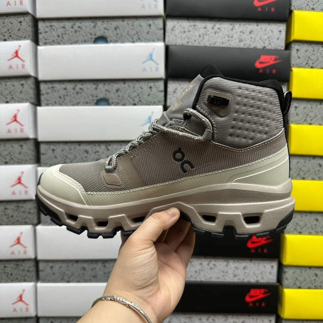 On Running Cloud Rock Mid Waterproof - Cinder Desert