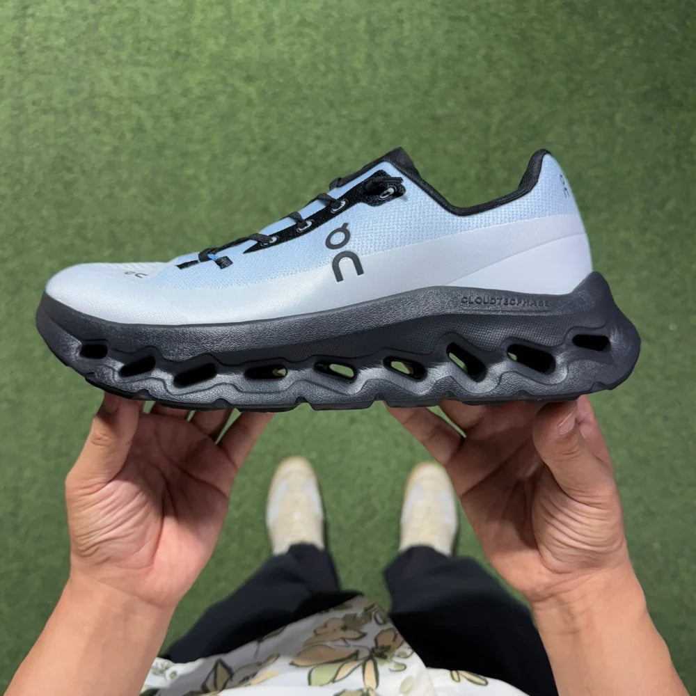 On Running Cloud Tilt Ultra Marine  Eclipse