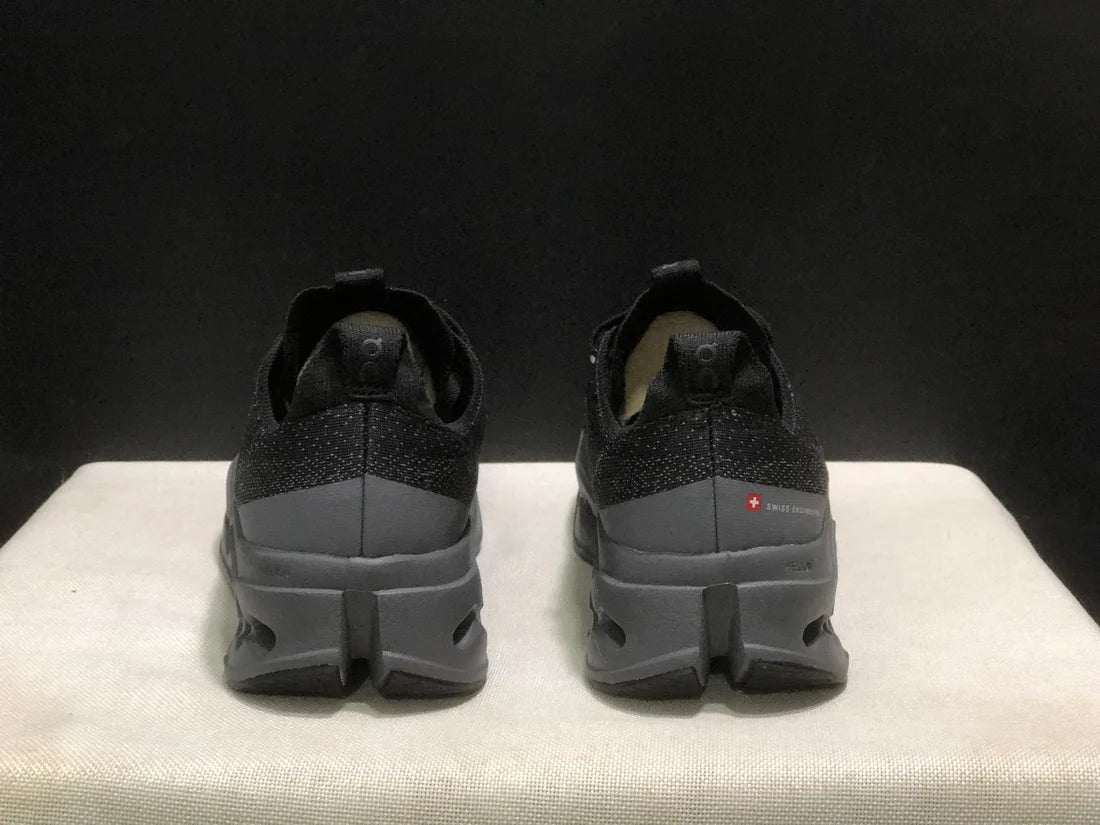 On Running Cloud Surfer Max- Black Eclipse
