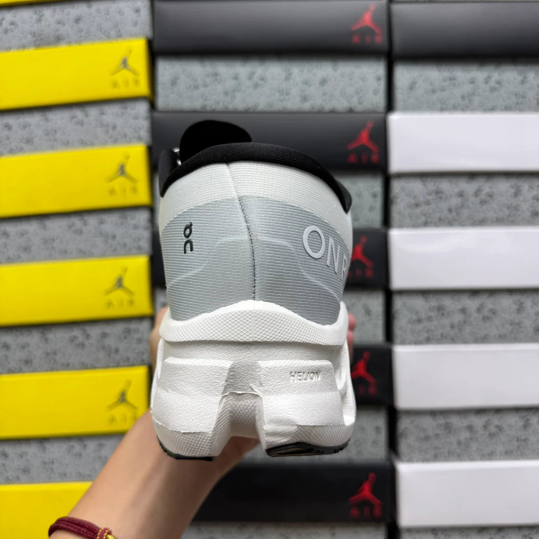 On Running Cloud Monster 3-White