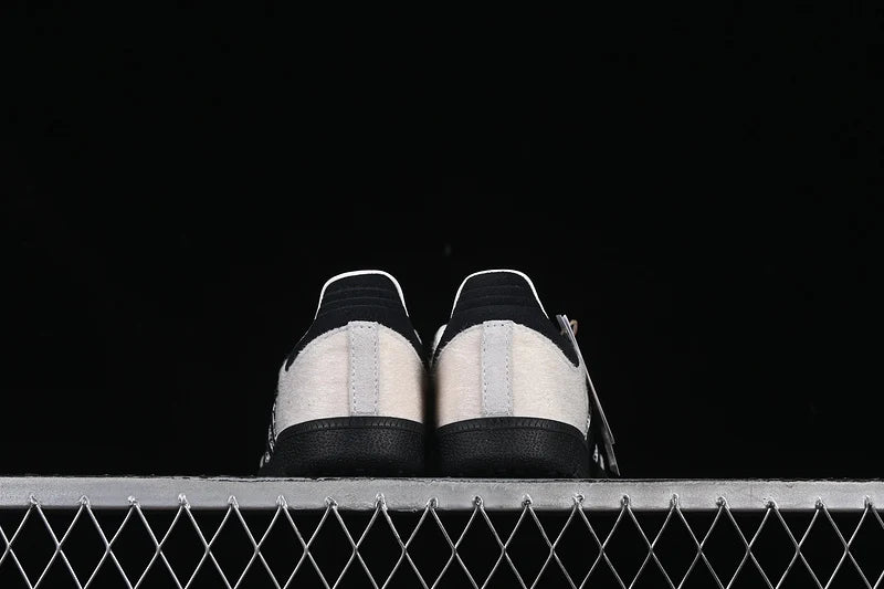 Samba Wonder - White Black