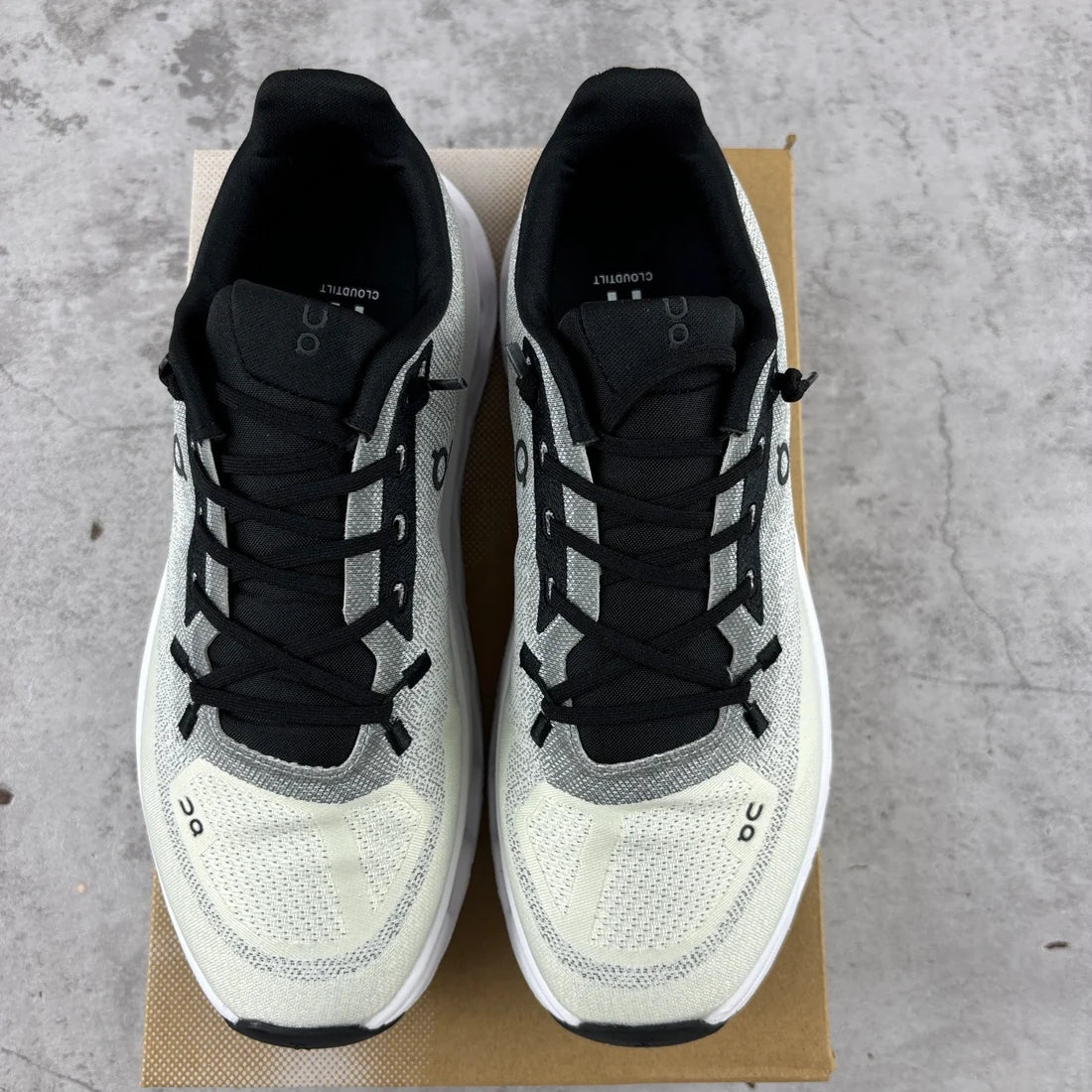 On Running Cloud Tilt Black lvory