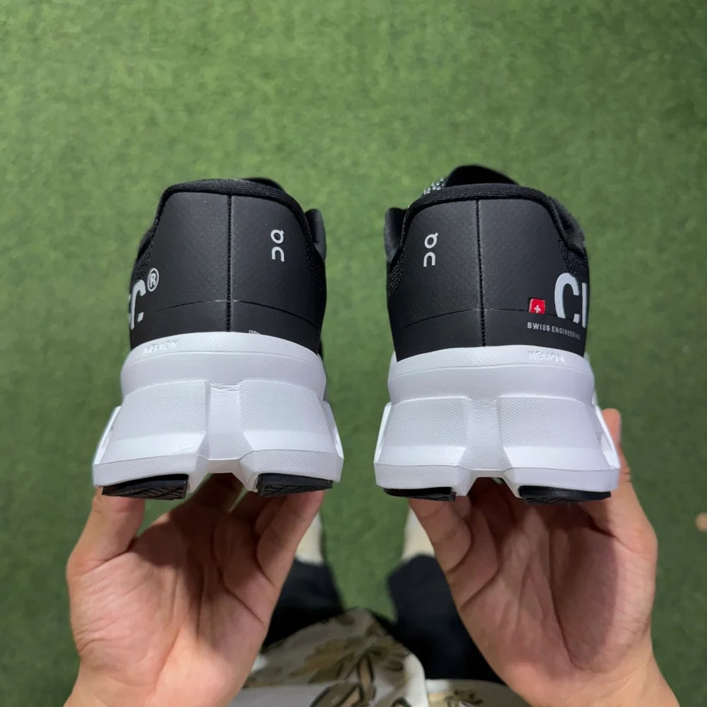 On Running Cloud Monster 2 Black Frost