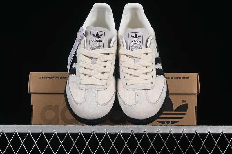 Samba Wonder - White Black