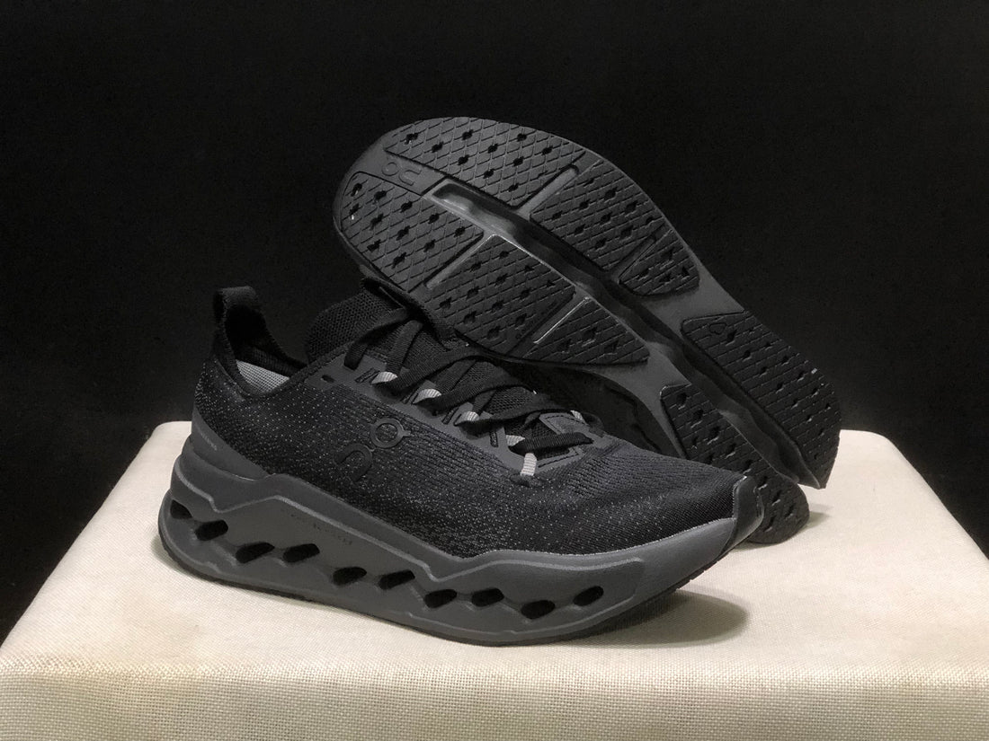 On Running Cloud Surfer Max- Black Eclipse