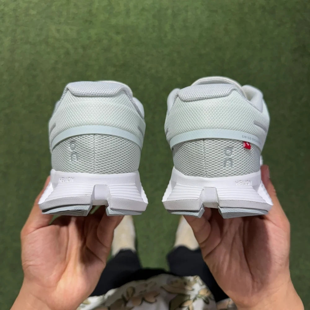 On Running Cloud 5 All White